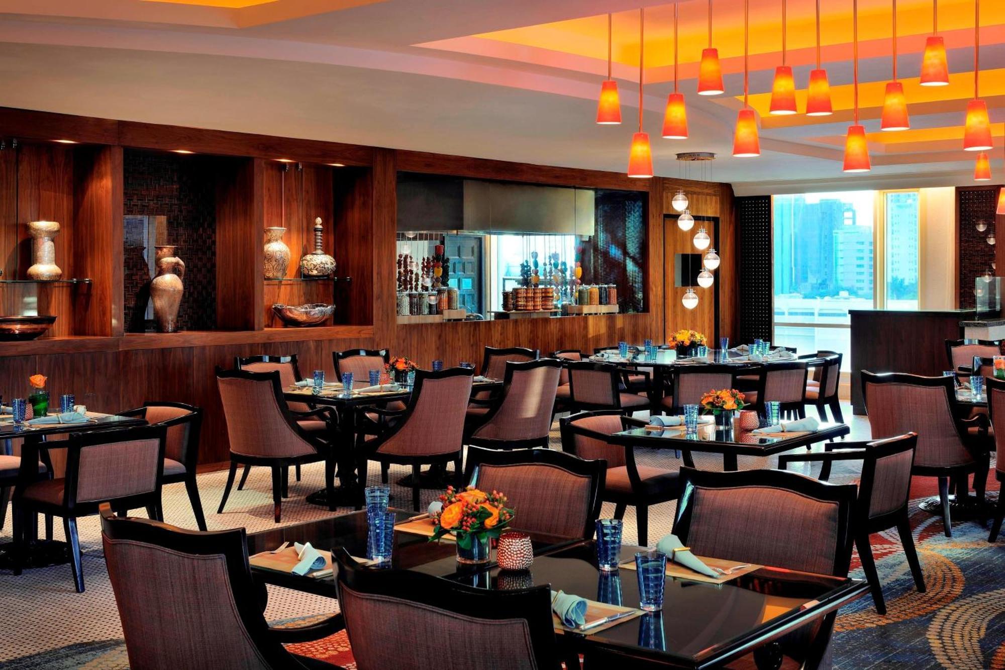 Courtyard By Marriott Kuwait City Exterior foto